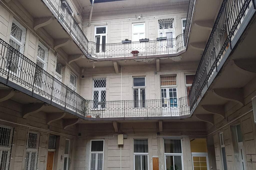 Appartamento Almassy View Budapest Esterno foto