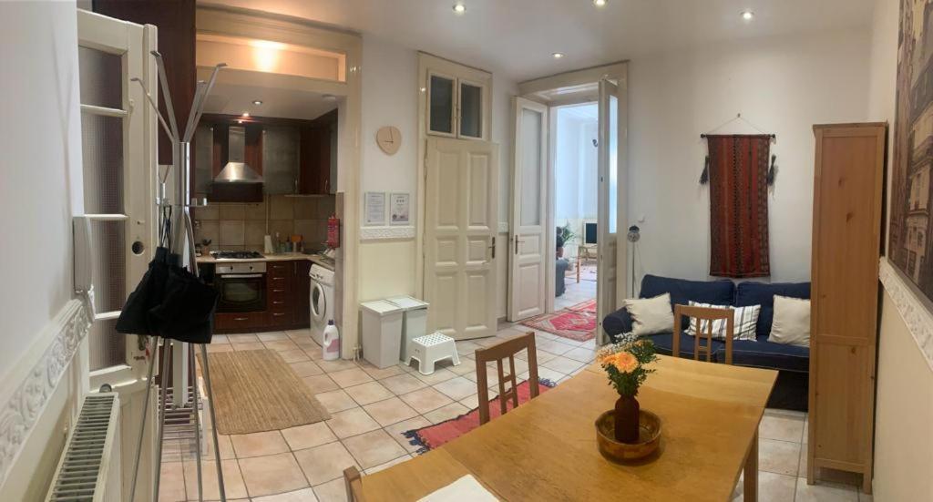 Appartamento Almassy View Budapest Esterno foto